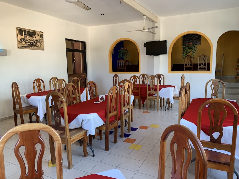 Uxulkah Hotel 53/60