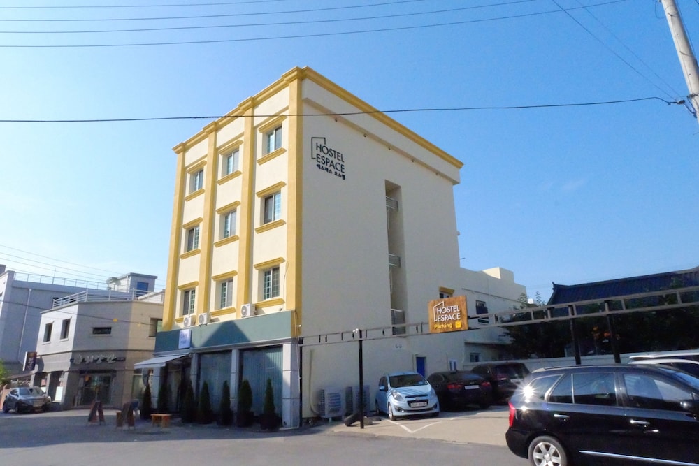 Hostel Espace 1/52