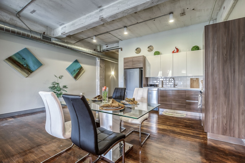 Luxury Downtown Dallas Stay by Amyfinehouse 41/50