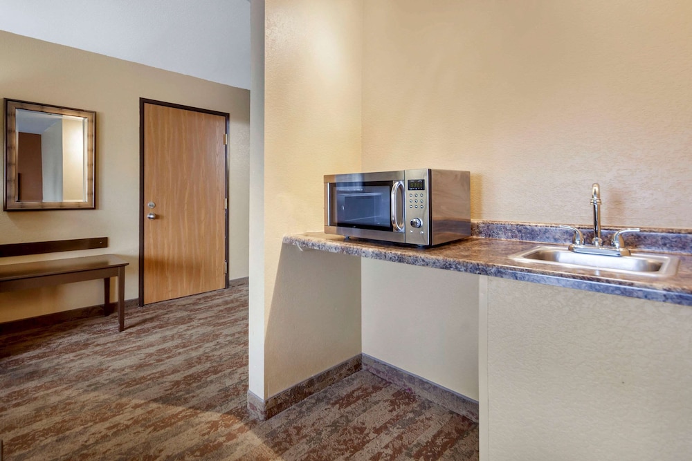 Econo Lodge Black Hills 41/46