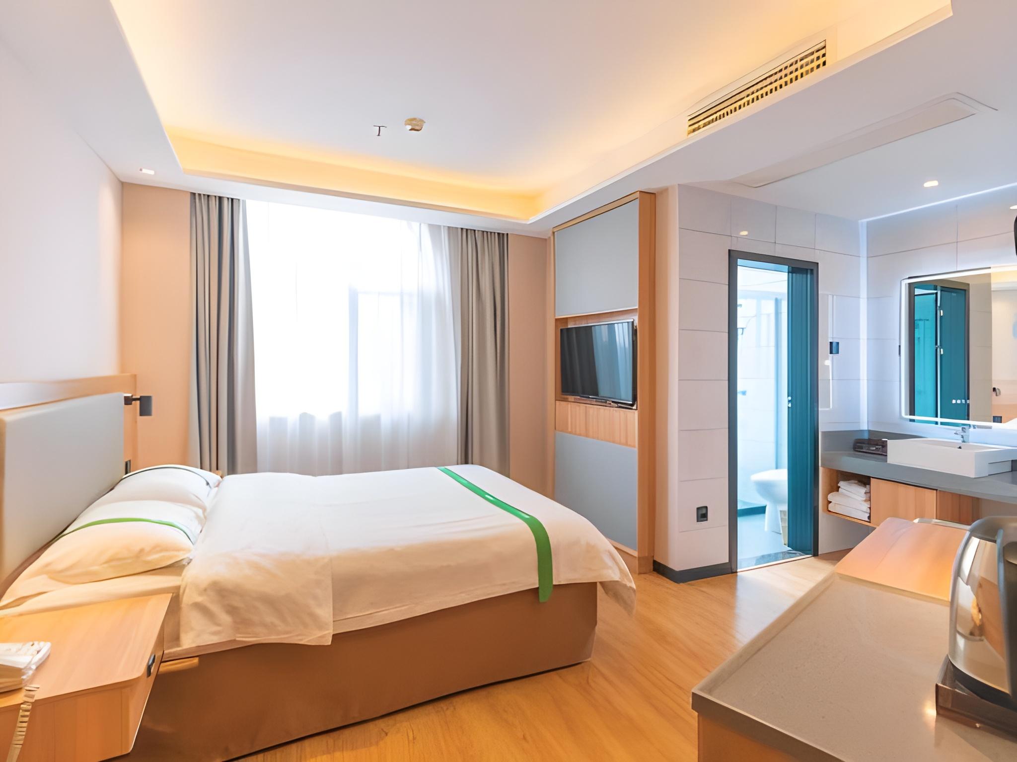 Special, Queen Bed