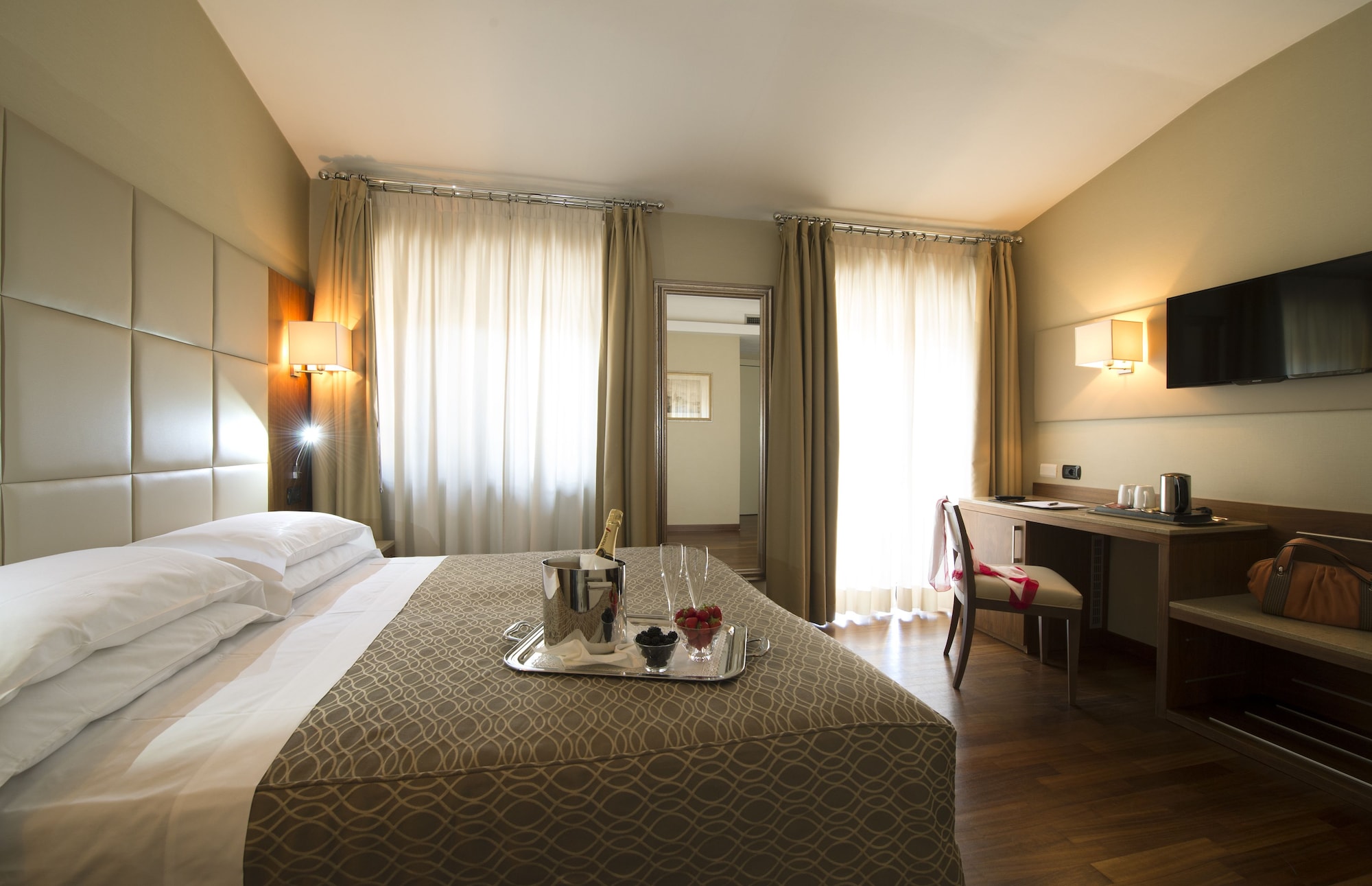 SUPERIOR, DOUBLE BED