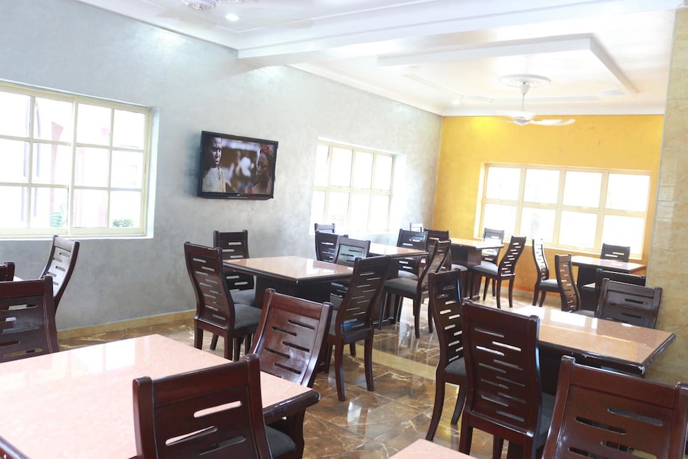 EMROSY HOTELS AND SUITES 37/50