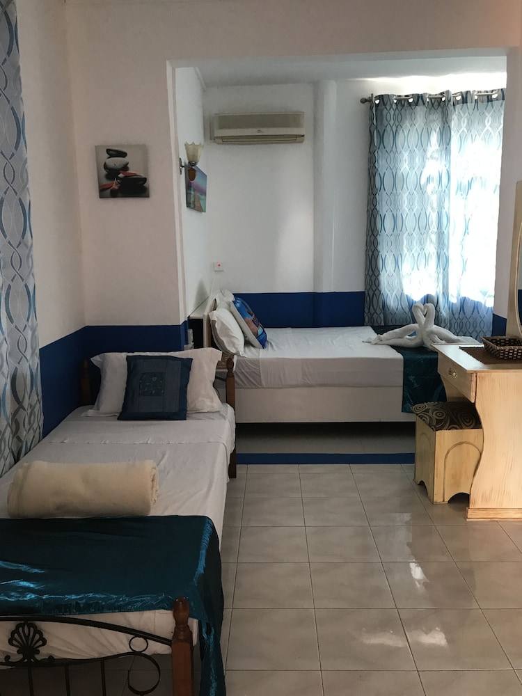 Eden Villa 17/41
