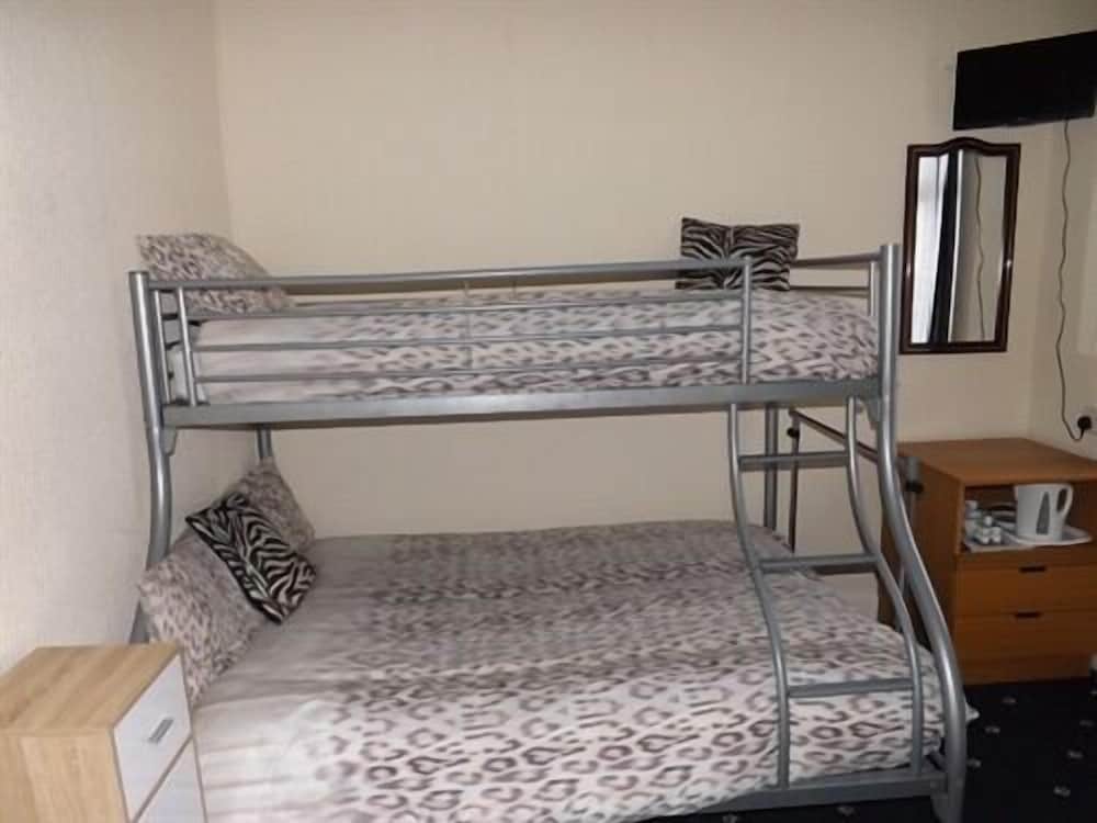 Thistle Dhu Guest House 44/50