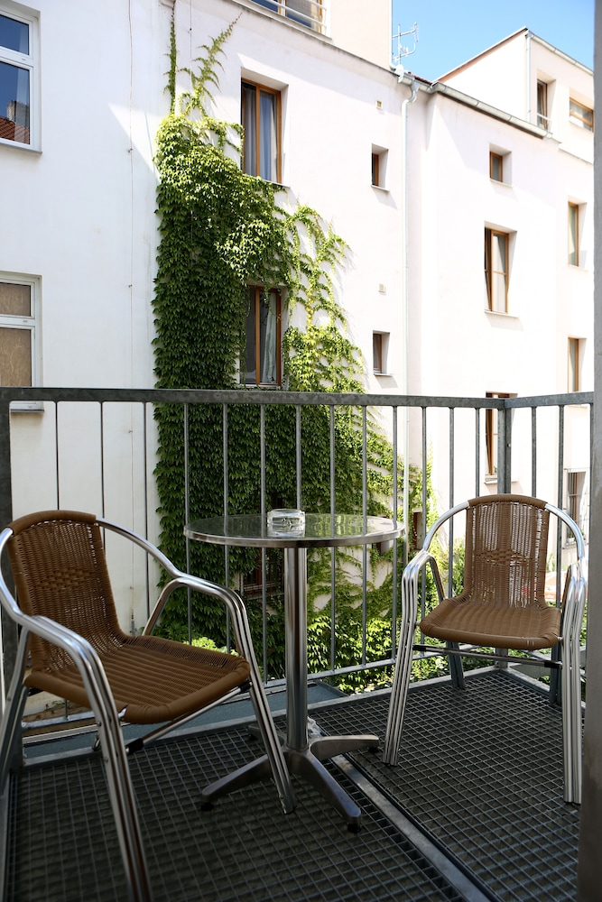 Hotel Roudna 61/69