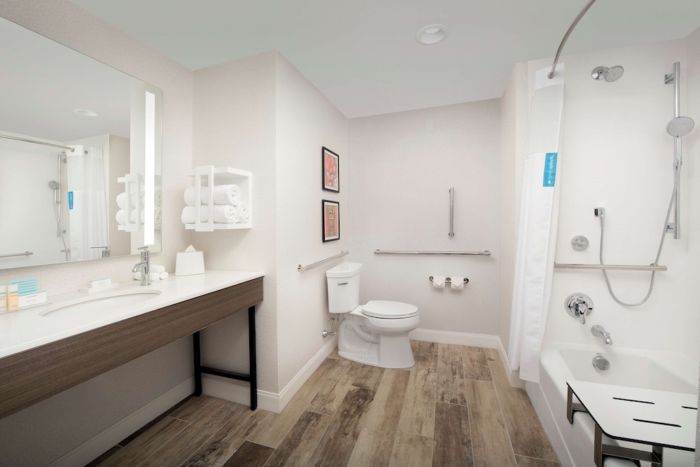 Hampton Inn Boston Logan Airport Chelsea 7/33