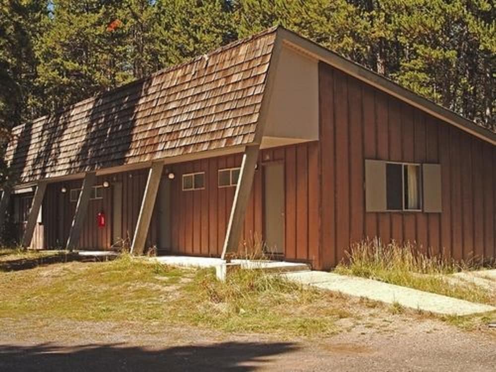Lake Lodge Cabins