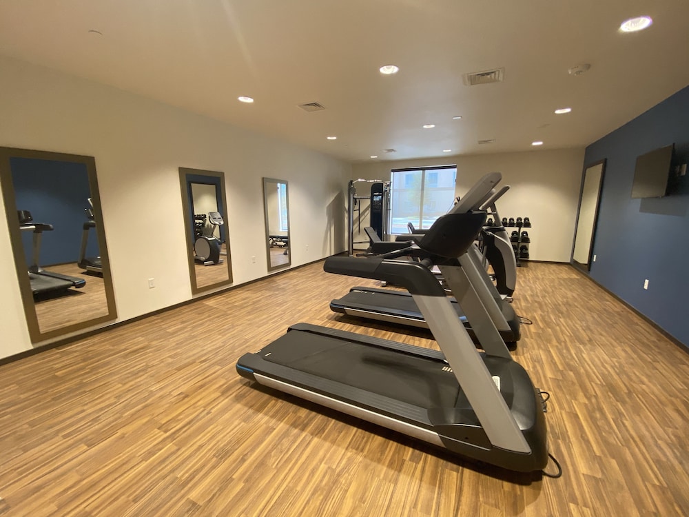 Comfort Suites Midland West 15/24
