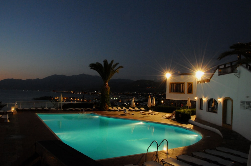 Hersonissos Village 6/67