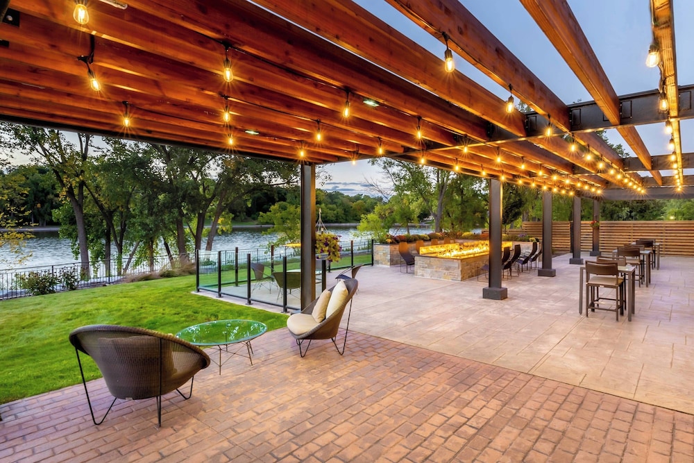 Courtyard Appleton Riverfront 56/58