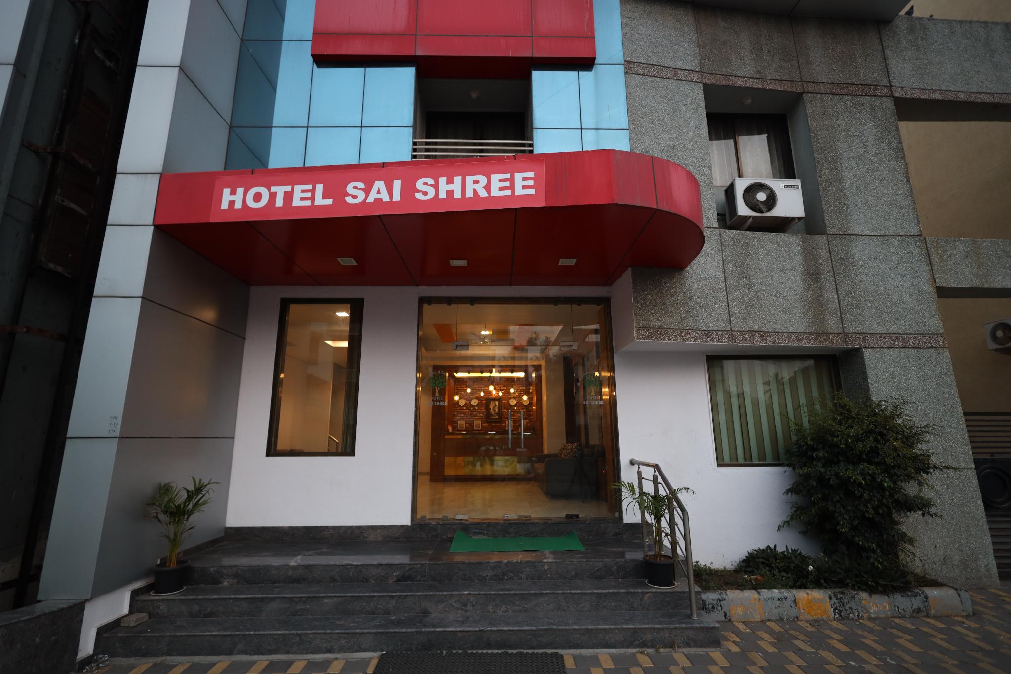 Oyo 4445 Hotel Saishri 2/63