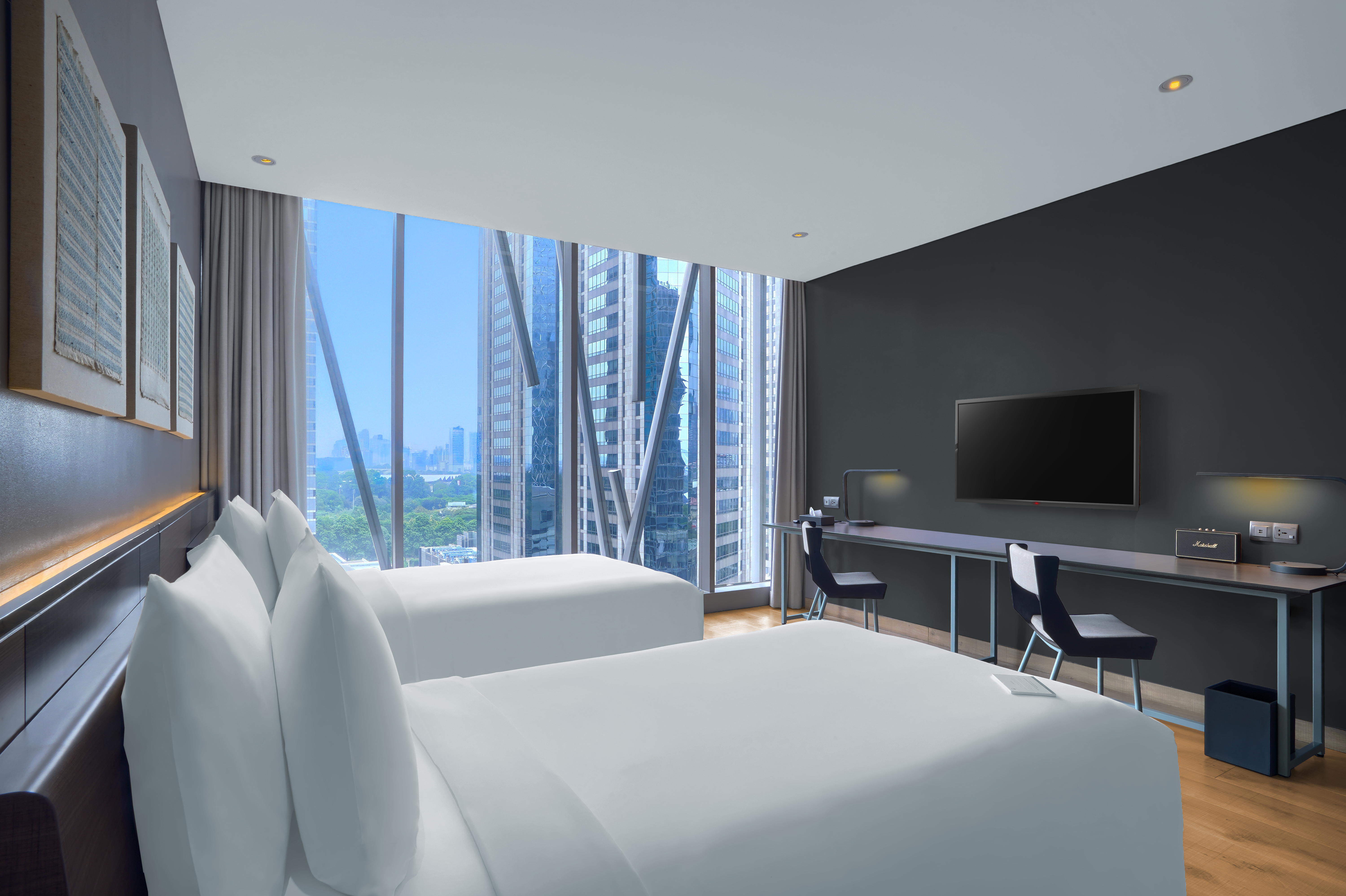 Deluxe Twin Studio, Discovery SCBD 2/4