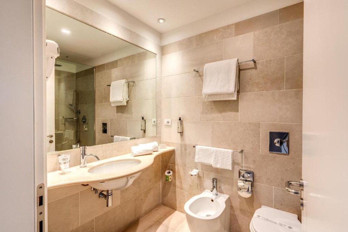 Hotel Isola Sacra Rome Airport 48/50
