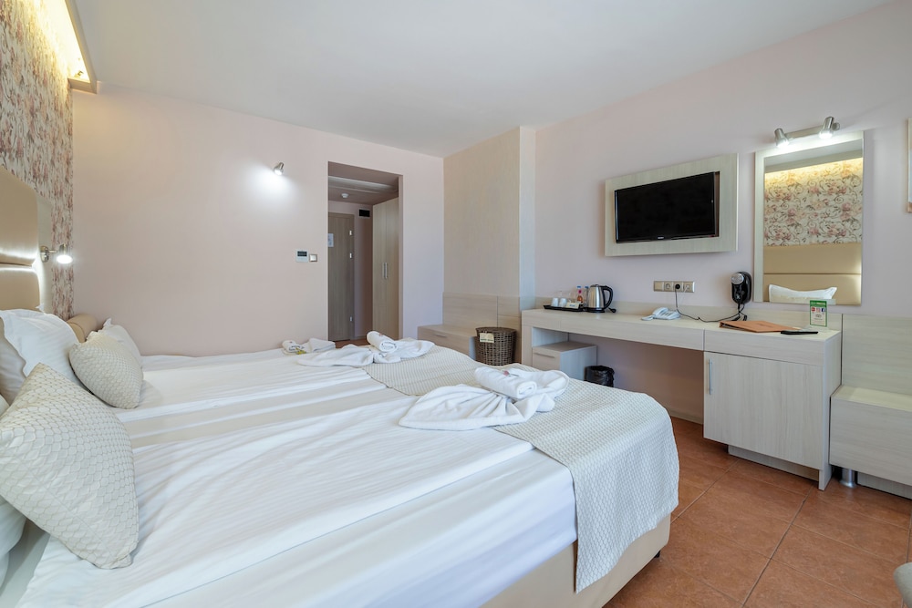 Aphrodite Hotel 17/73