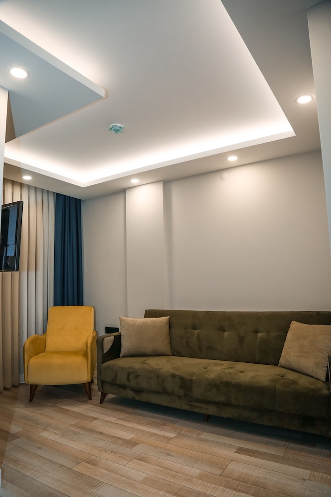 White Golden Suite Hotel 21/40