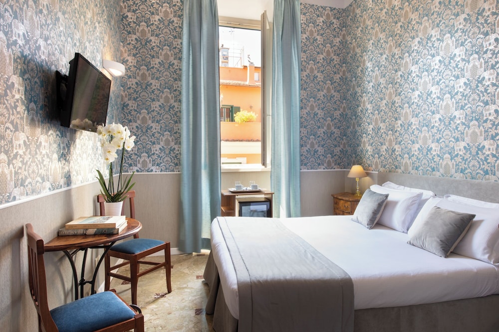 ROOM, SINGLE, DOUBLE BED