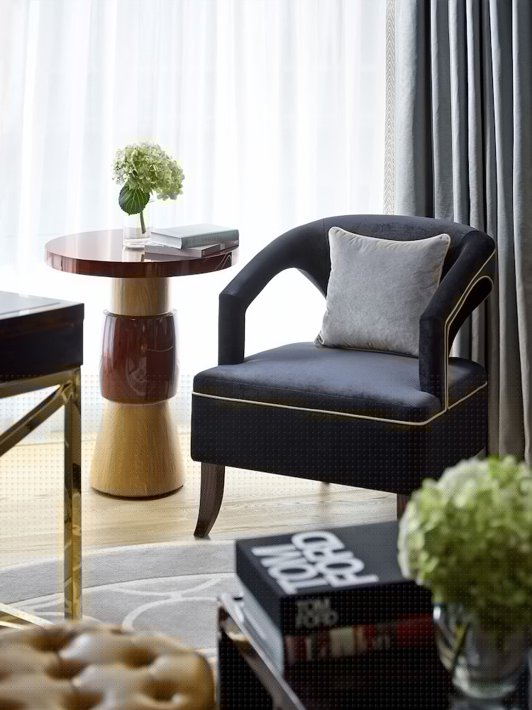 The Langham Hong Kong 49/75