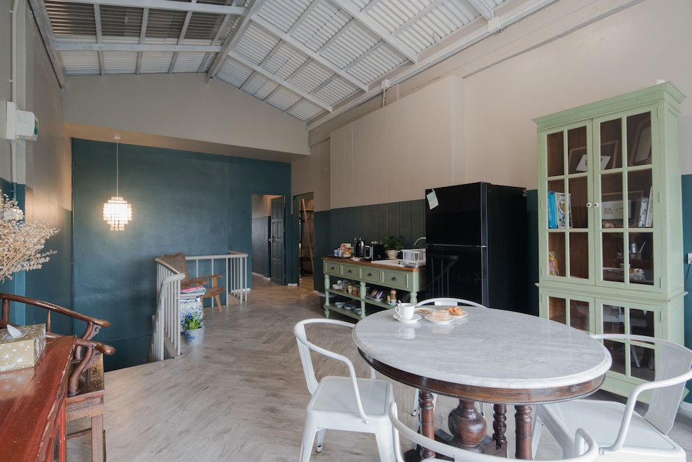 Blu Monkey Boutique Phuket Town 40/50