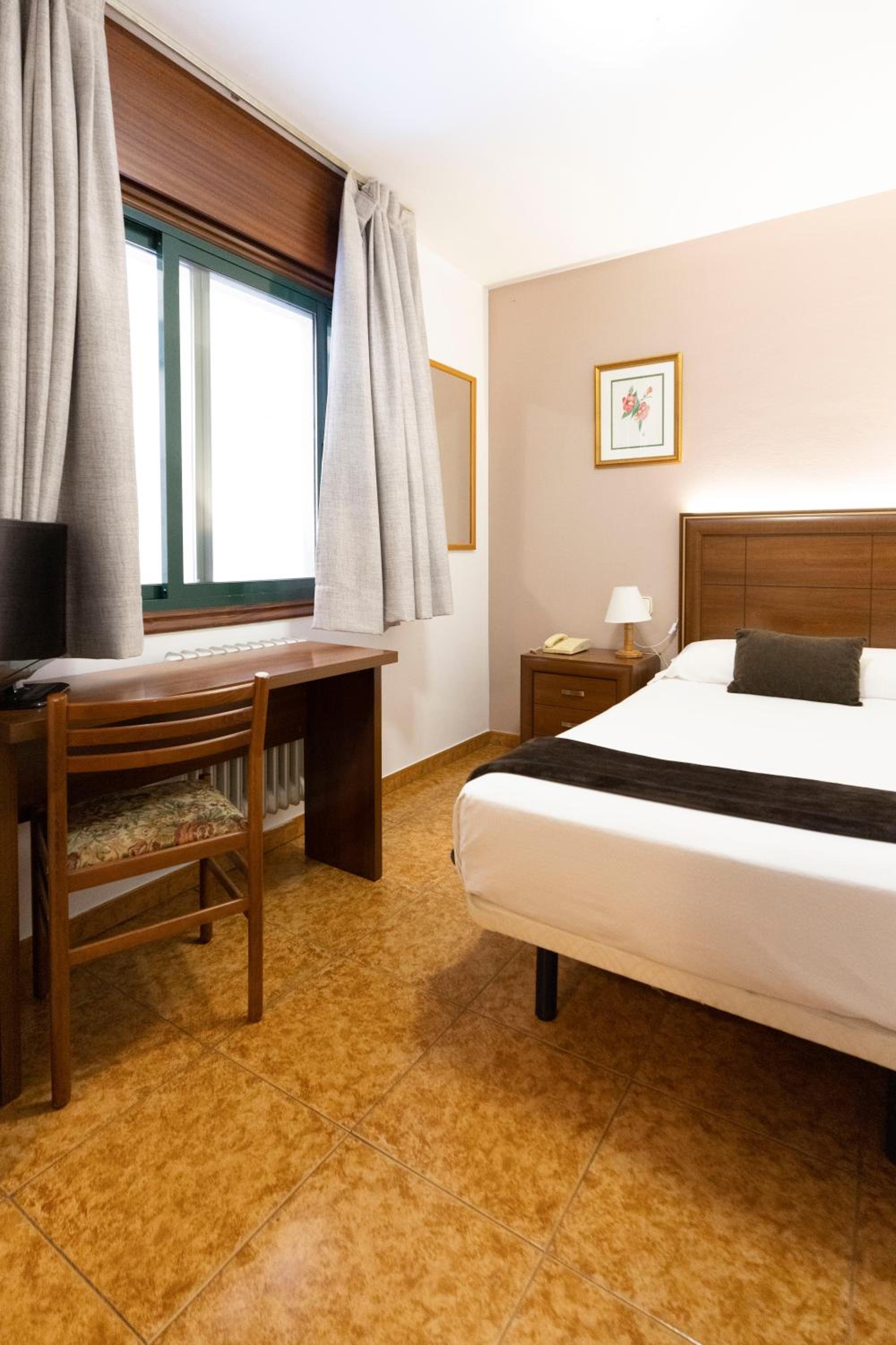 Hotel Madrid 17/50