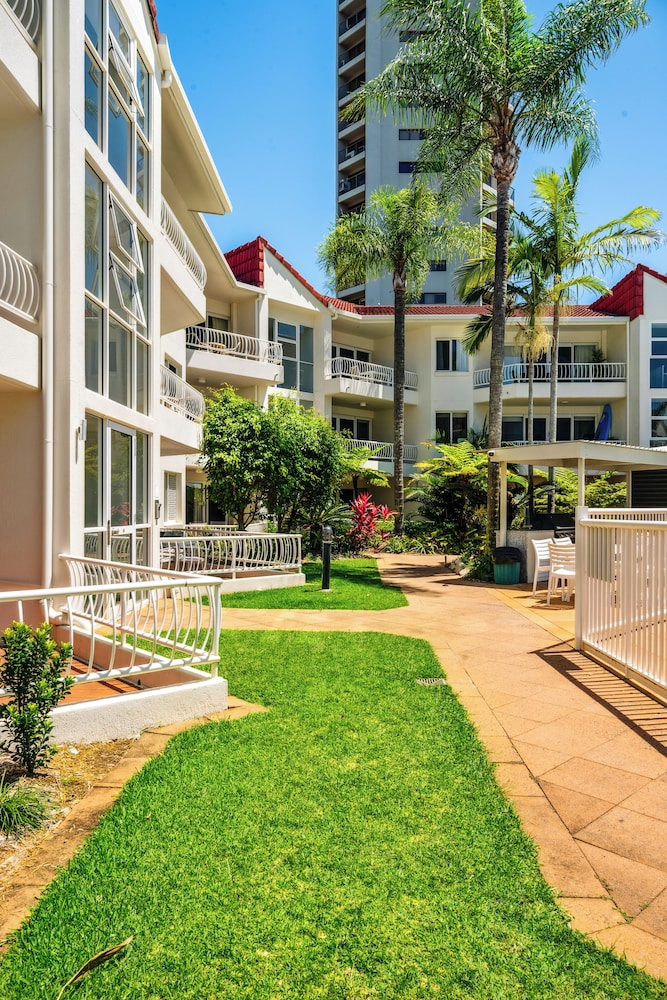 Le Beach Apartments 65/73