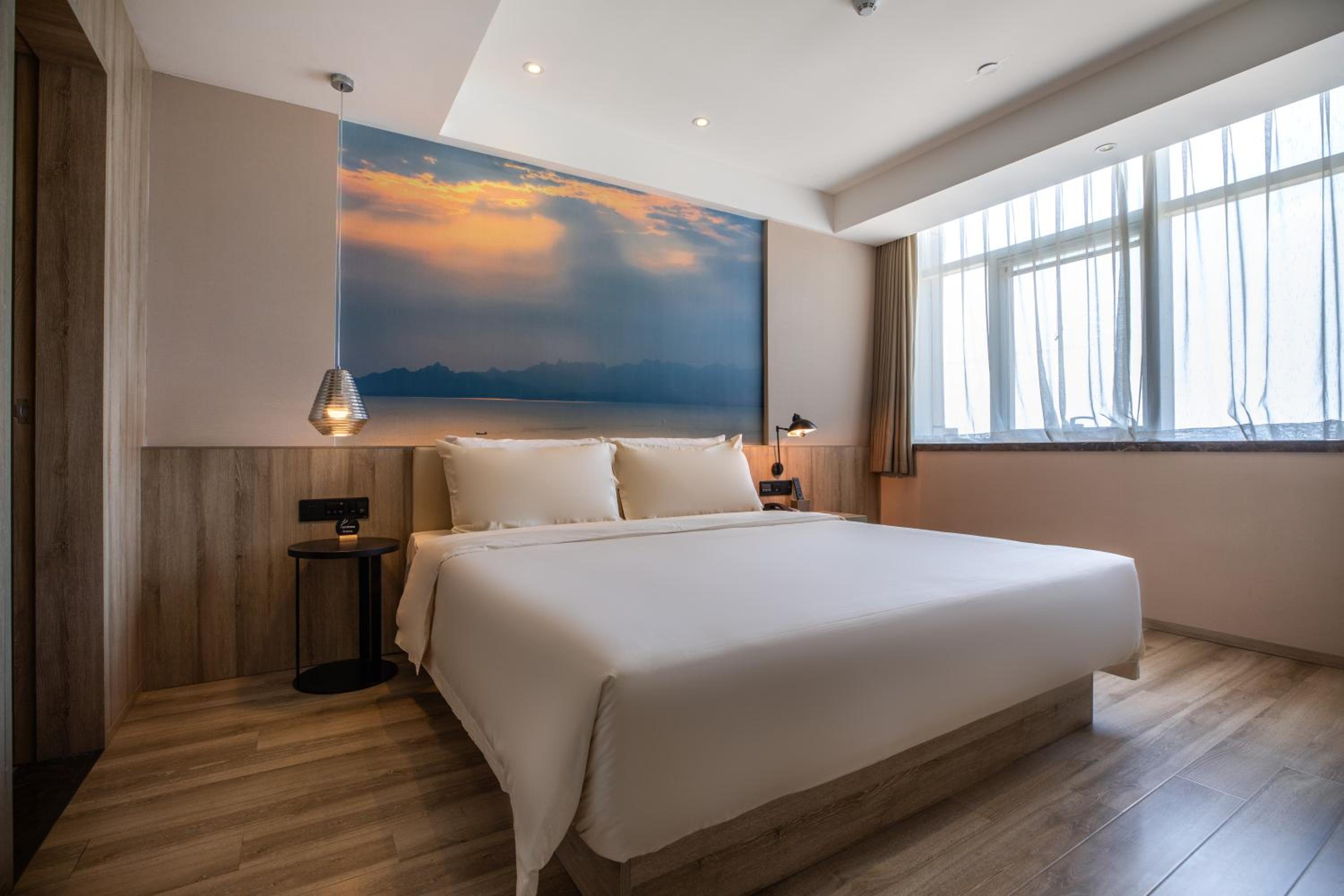 Jimu, Suite, King Bed, Sea View, Attic