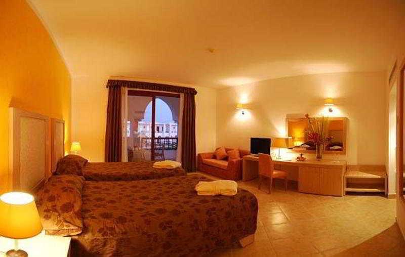 Gorgonia Beach Resort 20/35
