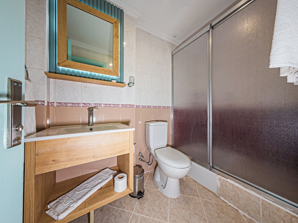 Triana Hotel 63/65