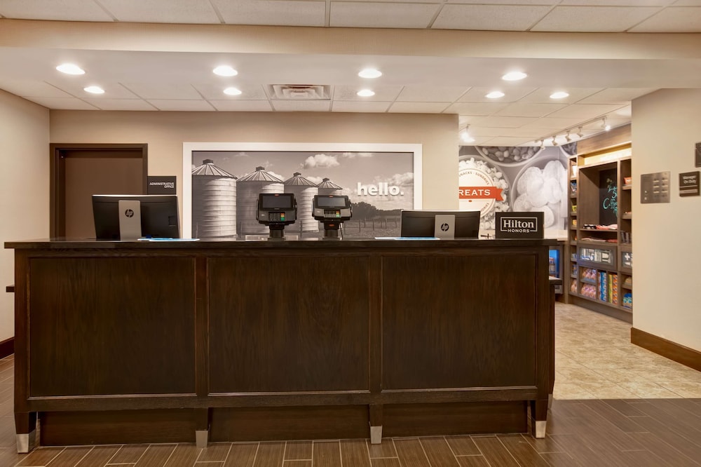 Lobby at Hampton Inn Dekalb Near The University, DEKALB - IL