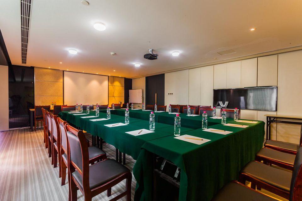Metropolo Jinjiang Hotels (Qingdao Chengyang District Government) 42/49