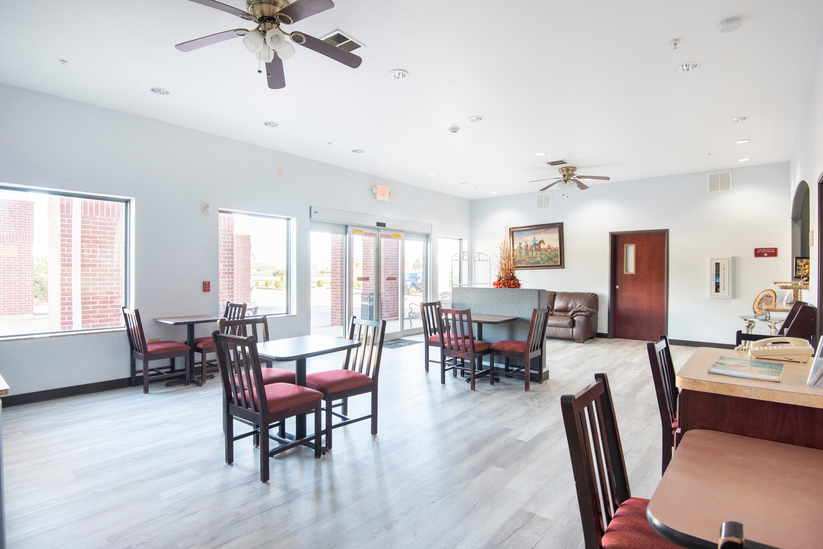 OYO Townhouse Clute Lake Jackson 33/44