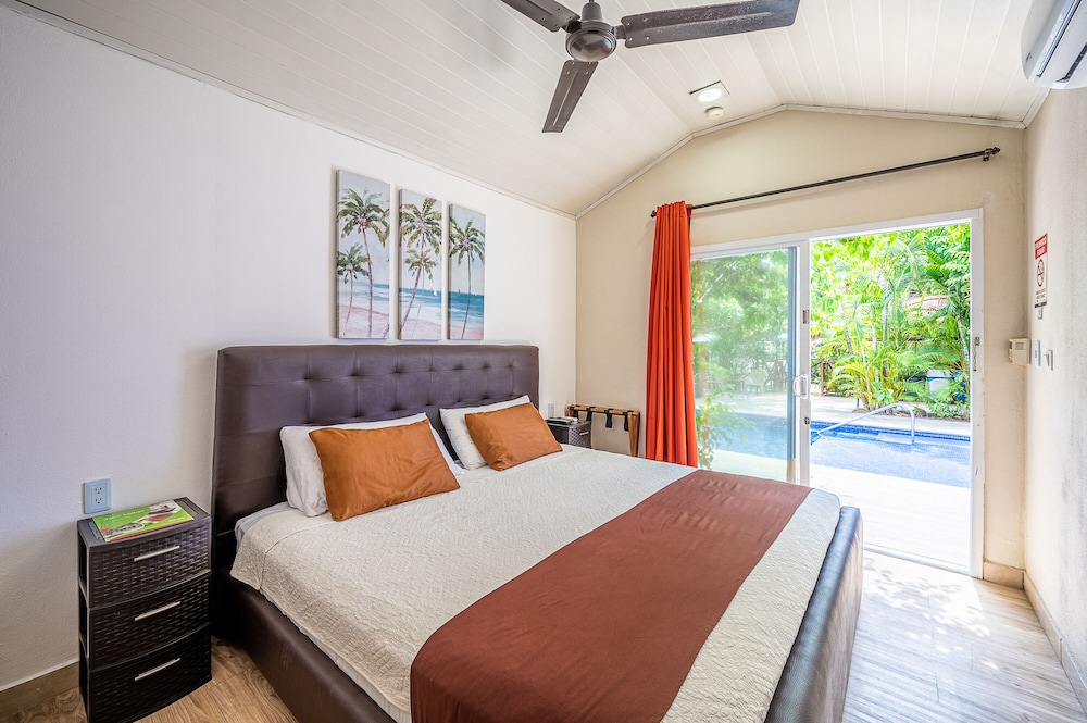 Jaco Lodge 12/50