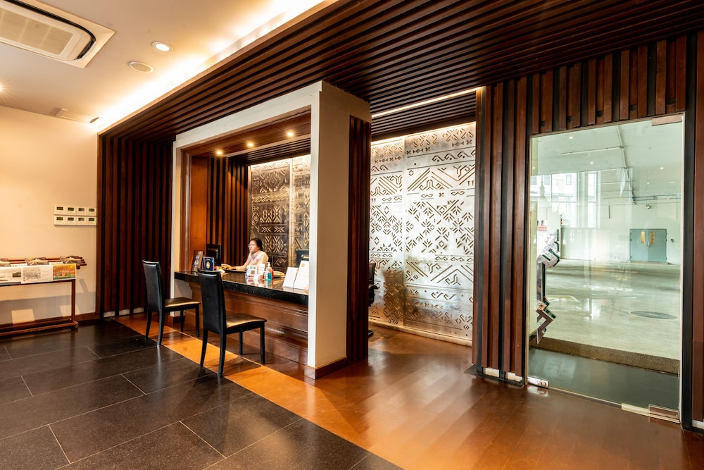 Grand Hotel Vientiane 7/60