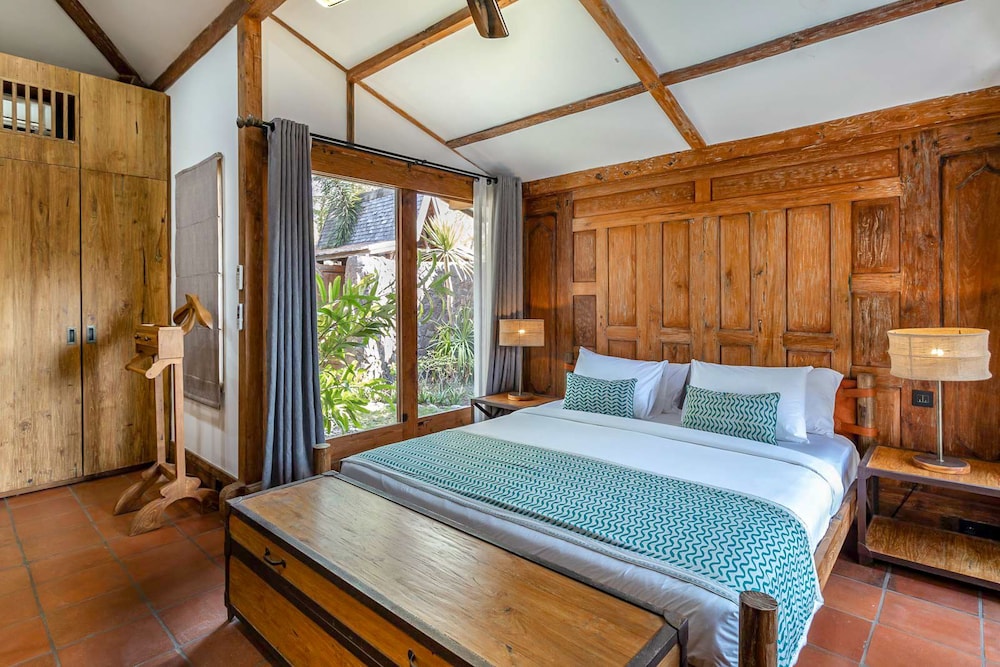 1 BEDROOM, VILLA, WITH POOL