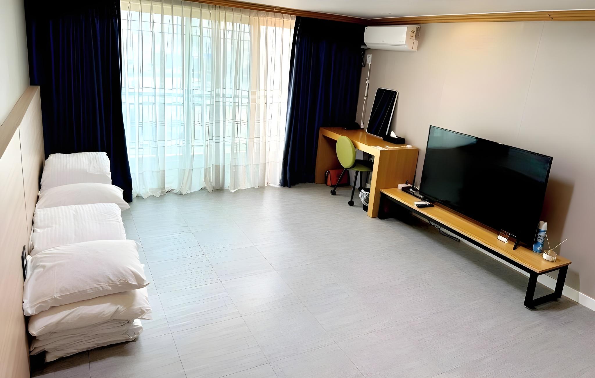 4 Bedrooms, Superior, City View