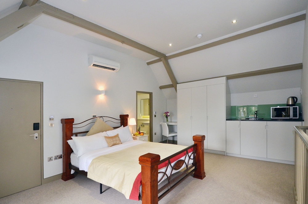 Arch Hotel 15/48
