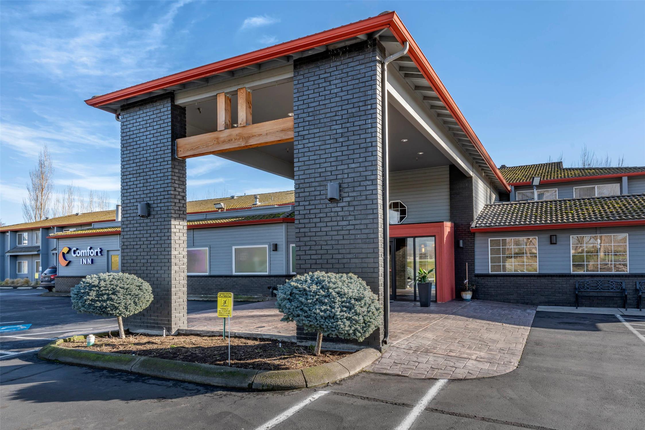 Comfort Inn Columbia Gorge 36/36