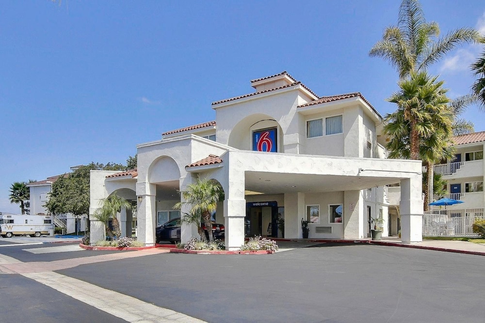 Motel6 Ventura, CA - South 45/61