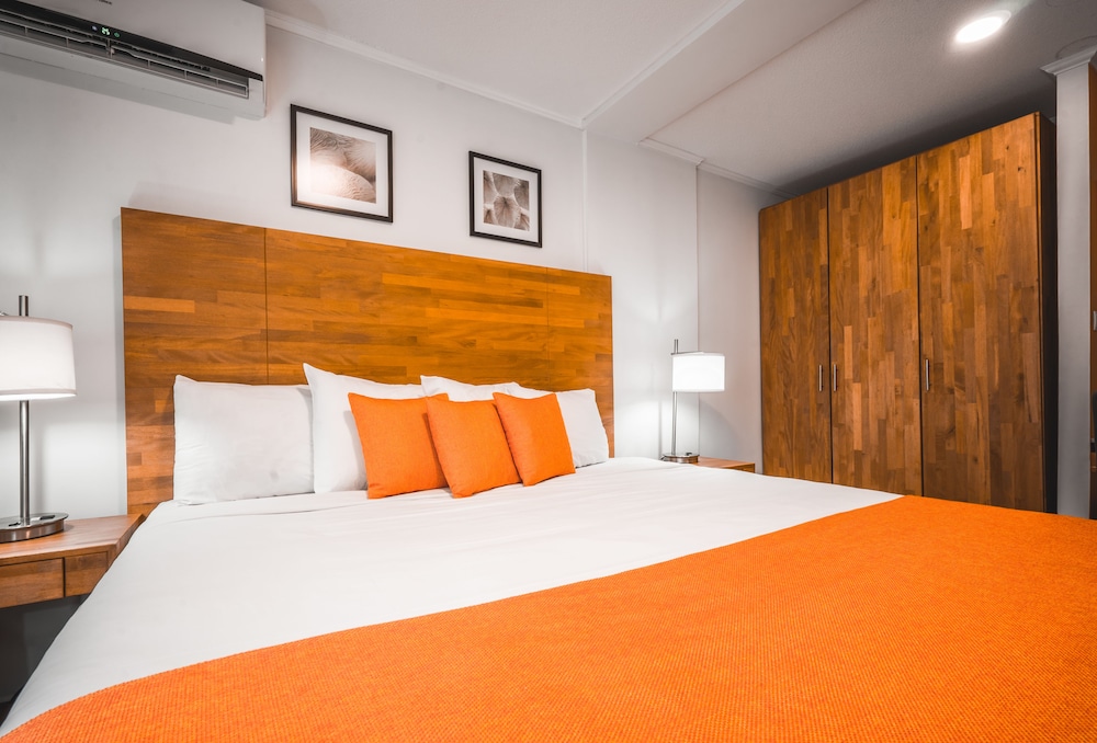 City Suites Curacao 24/70