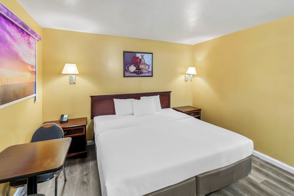 Rodeway Inn Post, TX 25/52