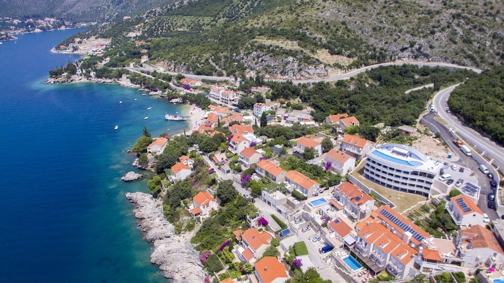 Villa Paradiso 2 35/37