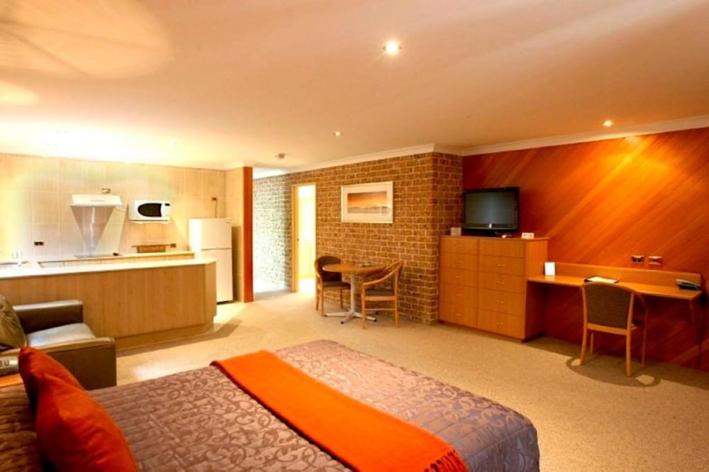 The Heritage Motel Campbelltown 6/25