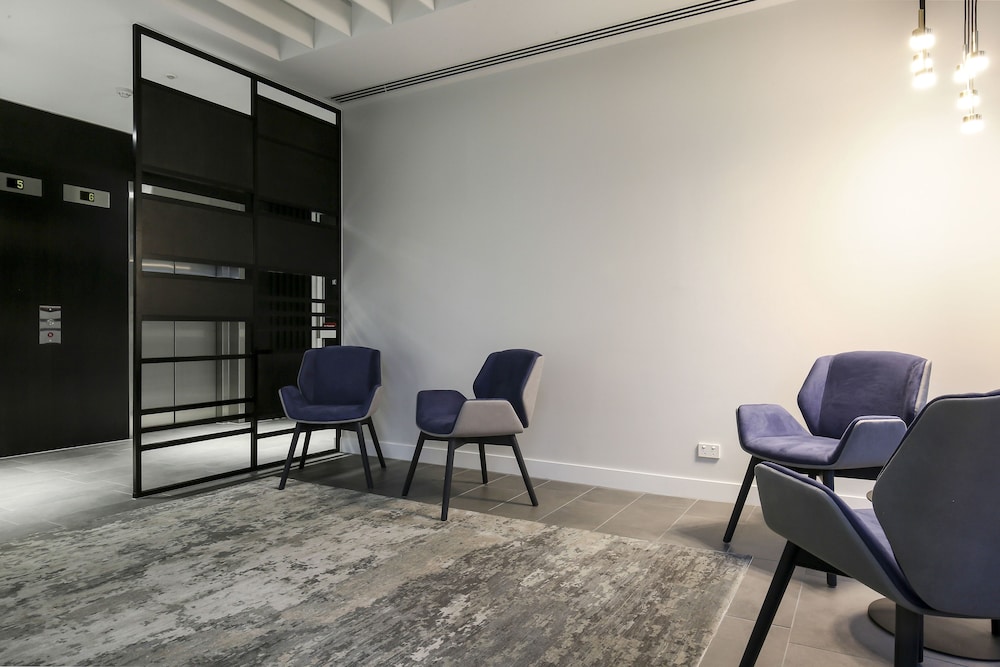 PLUM SERVICED APARTMENTS CARLTON 18/40