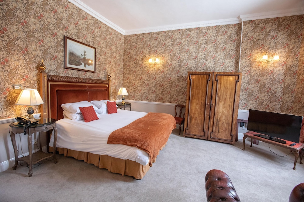 Grafton Manor 4/42