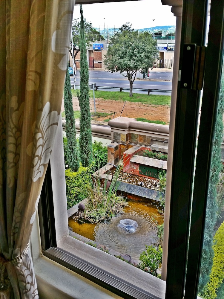 Constantia Manor Guesthouse 47/77