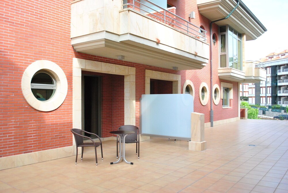 Maritimo Ris Hotel and Apartments 53/73