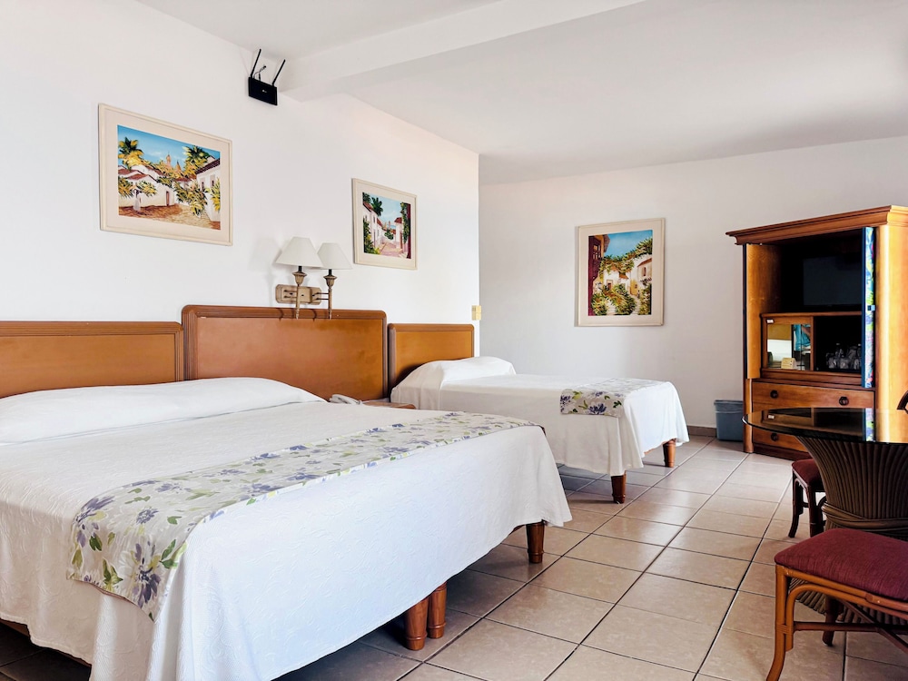 Hotel Tropicana Vallarta 12/50