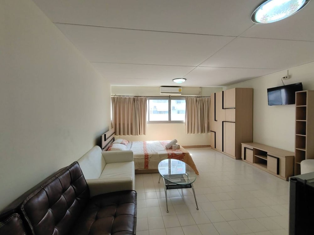 Muangthong Inn 11/25