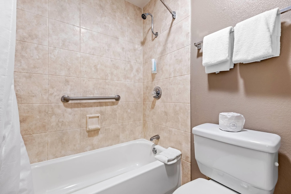 Econo Lodge Childress, TX 49/51