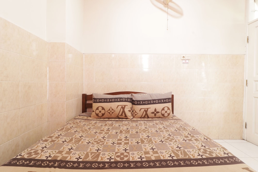 Hotel Omah Ampel Syariah by ZUZU 12/32